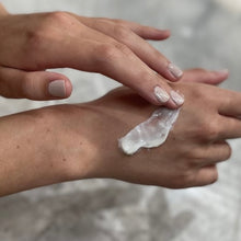 Load image into Gallery viewer, White Refining Hand Cream