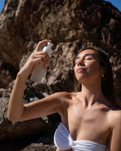Load image into Gallery viewer, Aura Finishing Spray

